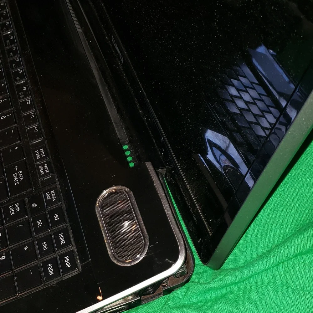Toshiba Satellite P5050 Laptop Broken Parts Only Charger and Battery Included